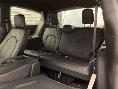 New 2026 Chrysler Pacifica Select image 17