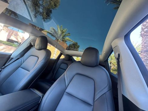Used 2023 Tesla Model Y Long Range AWD/4WD image 10