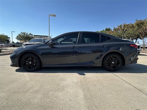 Certified 2025 Toyota Camry SE w/ Convenience Package image 2