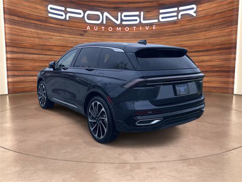 Used 2024 Lincoln Nautilus Black Label image 3