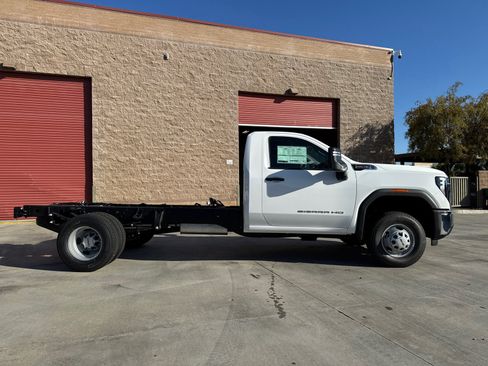 New 2026 GMC Sierra 3500 Pro w/ Fleet Convenience Package RWD image 7