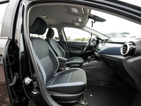 Used 2025 Nissan Versa SV w/ Trunk Package FWD image 41