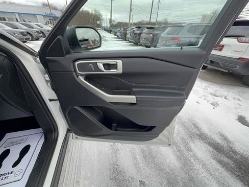 Certified 2023 Ford Explorer XLT image 28