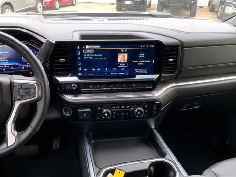 Used 2024 Chevrolet Silverado 3500 LTZ w/ LTZ Premium Package image 6