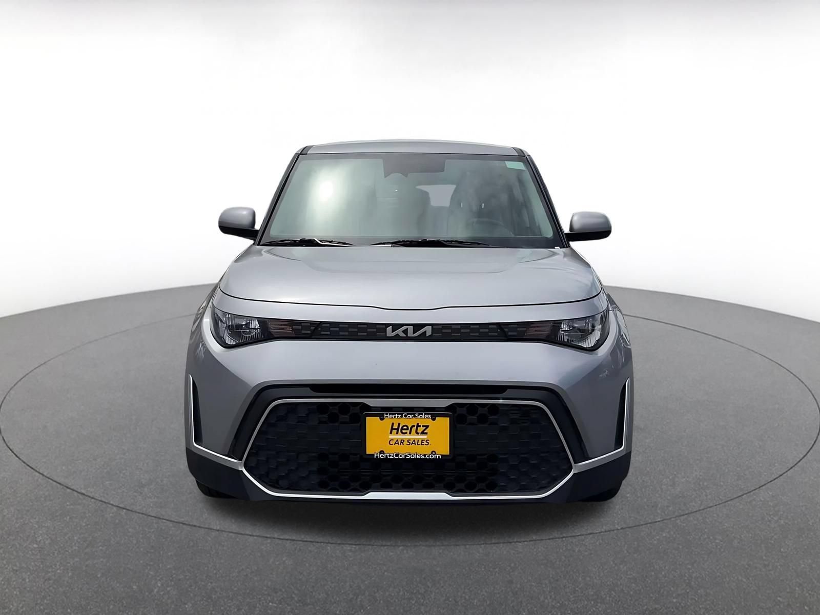 Used 2025 Kia Soul LX w/ LX Technology Package FWD image 4