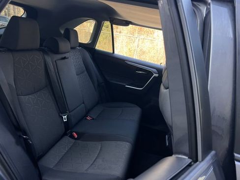 Used 2020 Toyota RAV4 XLE image 28