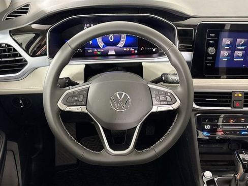 New 2026 Volkswagen Taos SE AWD/4WD image 12