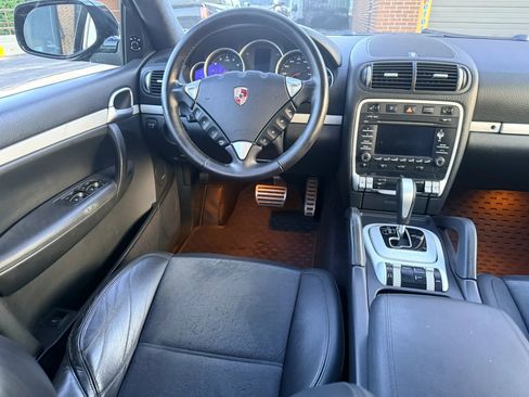 Used 2010 Porsche Cayenne GTS AWD/4WD image 12