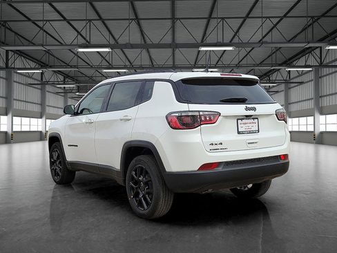 New 2026 Jeep Compass Latitude image 3