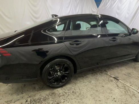 Certified 2025 Honda Accord SE image 8