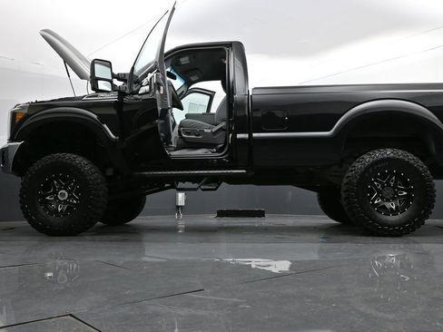 Used 2016 Ford F250 XLT w/ FX4 Off-Road Package image 28