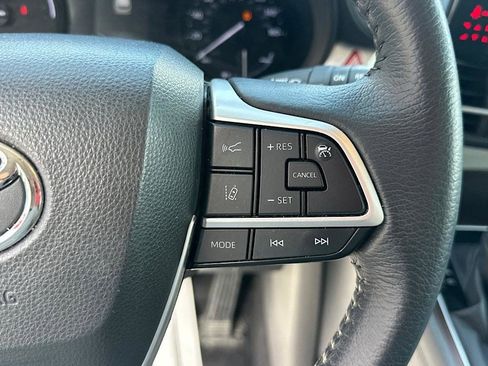 Certified 2022 Toyota Sienna XLE image 21