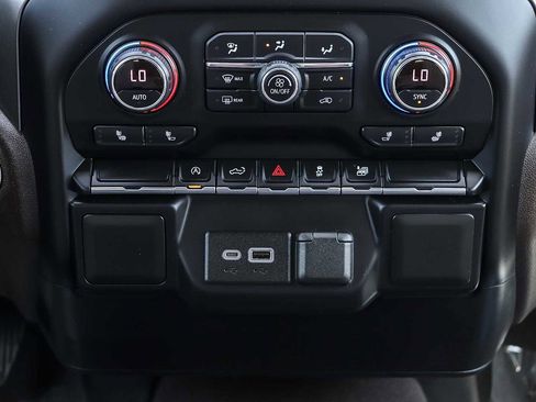 Used 2021 Chevrolet Silverado 1500 LT AWD/4WD image 13