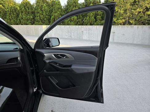 Used 2020 Chevrolet Traverse LT FWD image 29