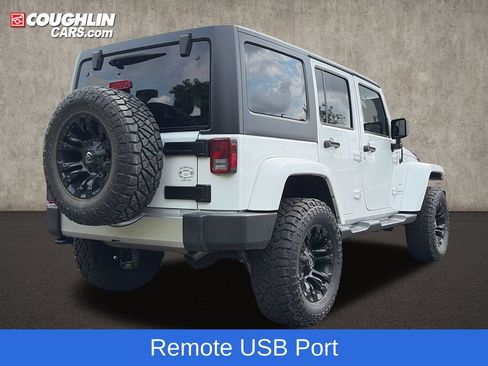 Used 2017 Jeep Wrangler Unlimited Sahara w/ Connectivity Group AWD/4WD image 9