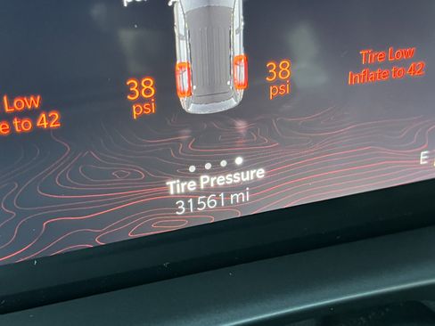 Used 2022 Jeep Grand Cherokee Limited 4xe image 25