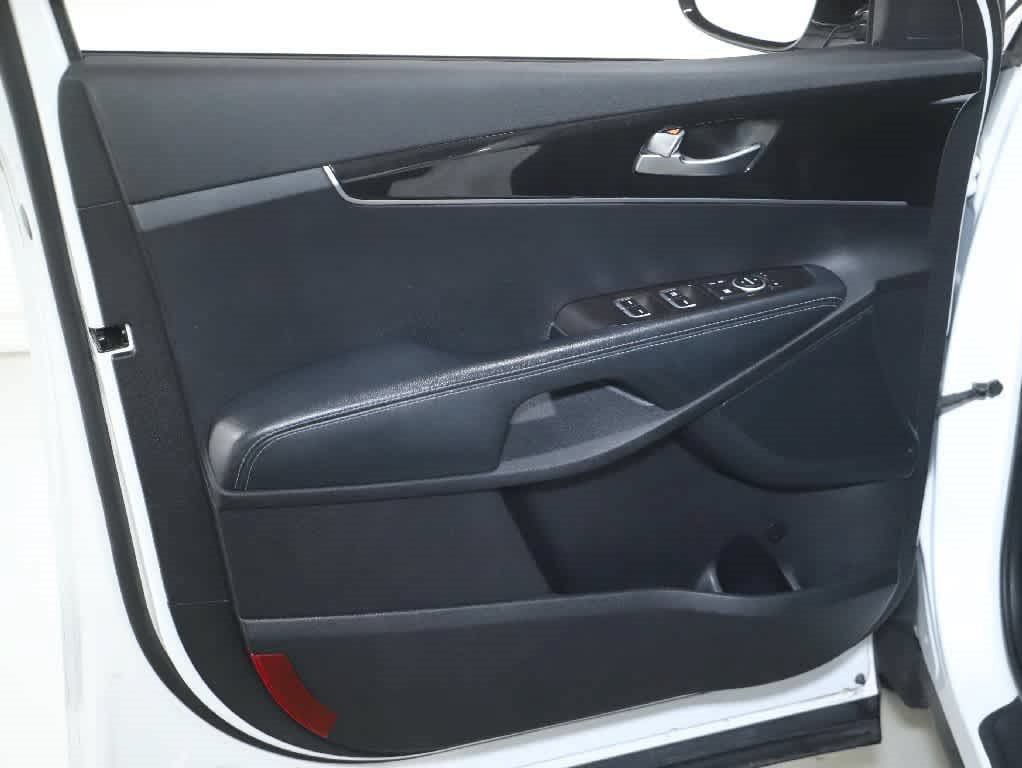 Used 2017 Kia Sorento FWD image 15