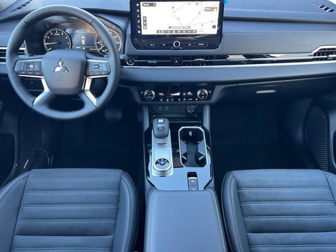 New 2026 Mitsubishi Outlander SE FWD image 14