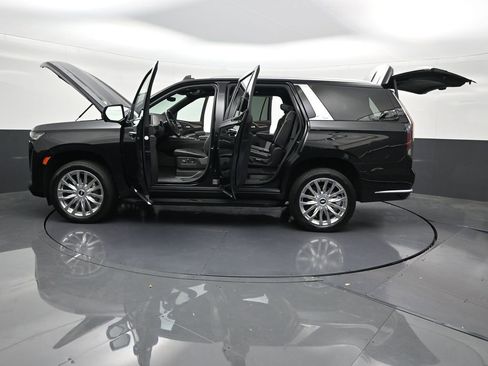 Used 2023 Cadillac Escalade Premium Luxury RWD image 38