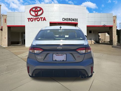 Used 2024 Toyota Corolla SE image 6