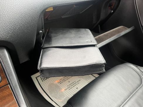 Used 2015 Volkswagen Touareg TDI image 38