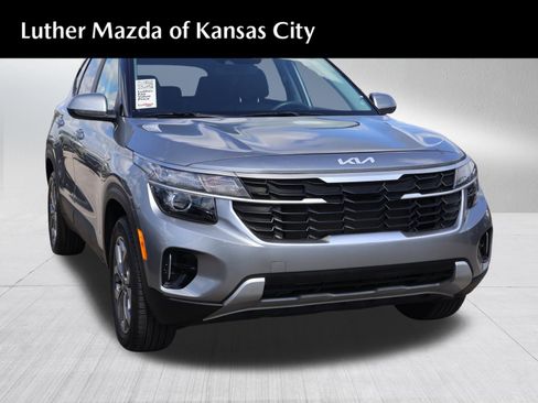 Used 2024 Kia Seltos LX AWD/4WD image 1