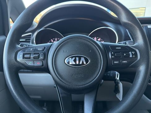 Certified 2018 Kia Sedona L image 39