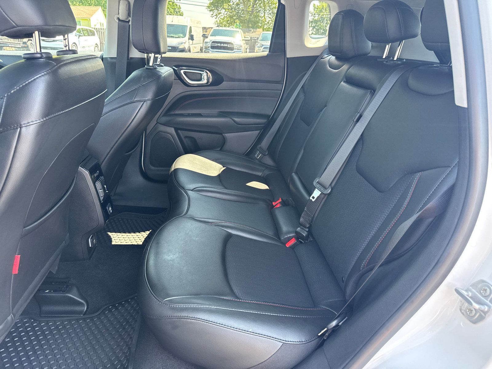 Used 2022 Jeep Compass Trailhawk AWD/4WD image 6