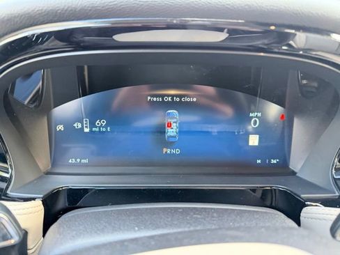 New 2026 Lincoln Corsair Premiere image 17