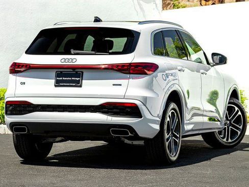 Certified 2025 Audi Q5 Premium w/ Convenience Package AWD/4WD image 7