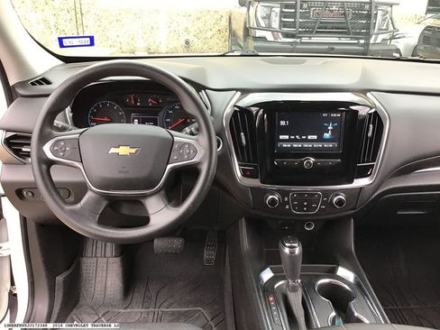 Used 2018 Chevrolet Traverse LS image 10