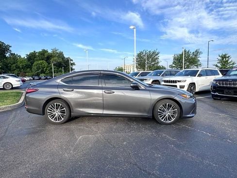 Used 2023 Lexus ES 250 w/ Premium Package AWD/4WD image 16