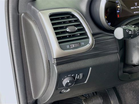 Used 2022 Jeep Grand Cherokee Laredo X AWD/4WD image 13