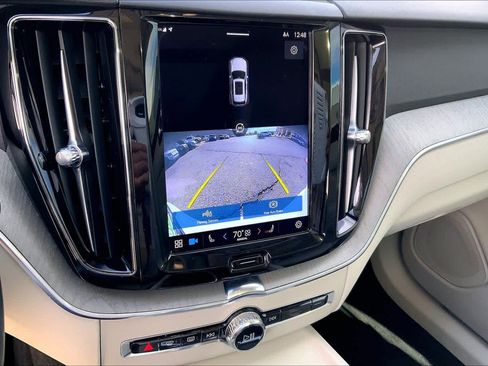 Used 2023 Volvo XC60 B5 Plus image 25