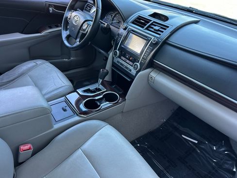 Used 2013 Toyota Camry XLE w/ Leather Pkg FWD image 33