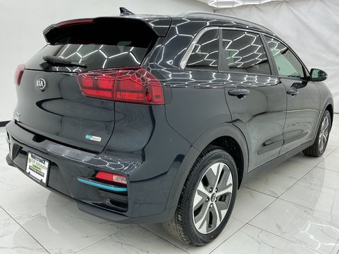 Used 2020 Kia Niro EX w/ Cold Weather Package FWD image 8