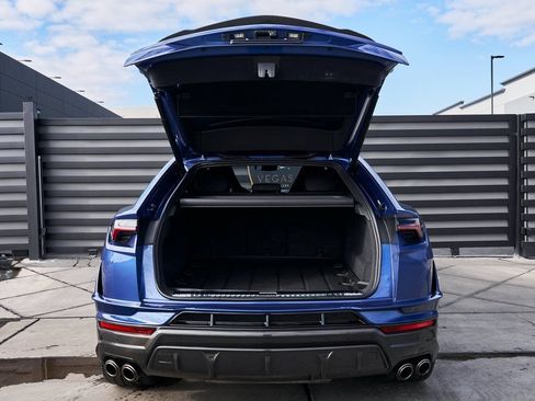 Used 2024 Lamborghini Urus Performante AWD/4WD image 23