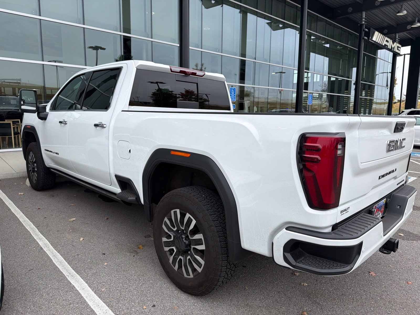Used 2024 GMC Sierra 2500 Denali Ultimate AWD/4WD image 3