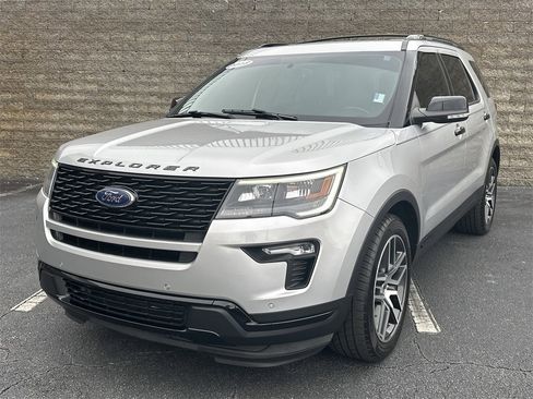 Used 2018 Ford Explorer Sport image 3