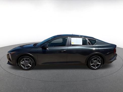 Used 2025 Kia K4 LXS image 4