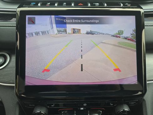 Used 2023 Jeep Grand Cherokee image 34