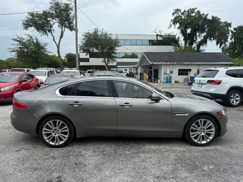 Used 2018 Jaguar XF Prestige RWD image 4