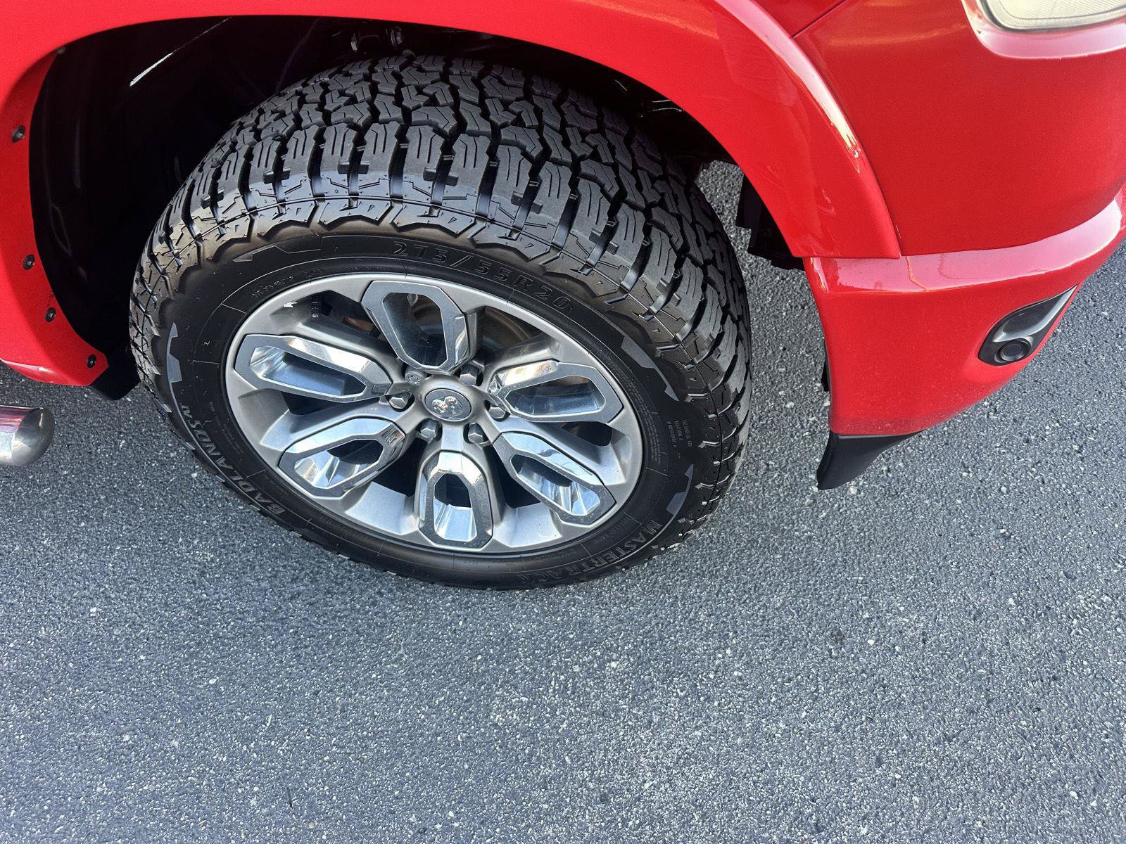 Used 2021 RAM 1500 Laramie w/ Sport Appearance Package AWD/4WD image 10