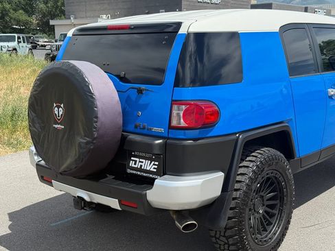 Used 2008 Toyota FJ Cruiser 4WD image 10