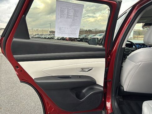 Used 2025 Hyundai Tucson SE image 22