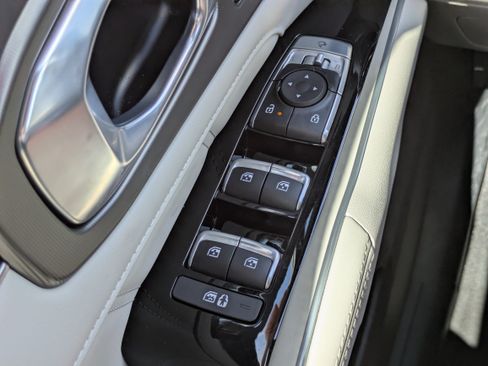 Certified 2025 Kia Sorento SX Prestige AWD/4WD image 24