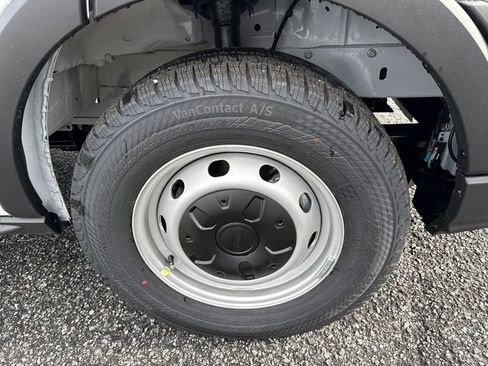 New 2026 Ford Transit 250 148 Medium Roof image 12