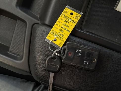 Used 2019 Chevrolet Silverado 1500 Custom w/ Custom Value Package image 8