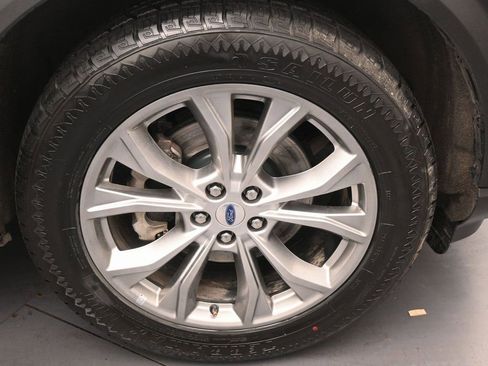 Used 2023 Ford Explorer Limited AWD/4WD image 42