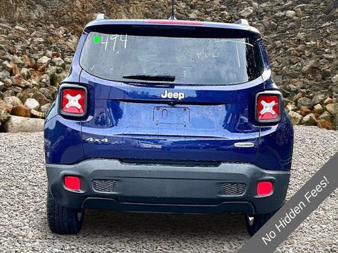 Used 2017 Jeep Renegade Latitude AWD/4WD image 4